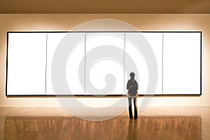 Prázdný rám v umění galerie 