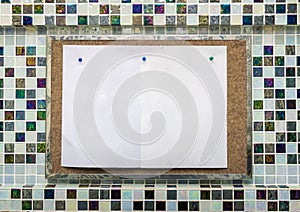 Blank memo board on the texture wood