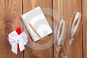 Blank notepad for copy space, valentines day gift box and two ch