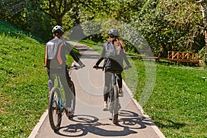 Blažený v profesionálne jazda na bicykli výbava má jazda cez obklopený podľa 