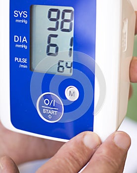 Blood pressur pulse rate meter