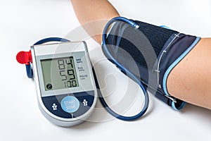 Blood pressure monitor with low pressure level - hypotension con