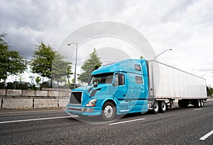 Blue big rig img