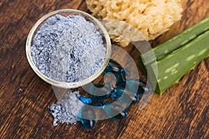 Blue clay mask with serum capsules