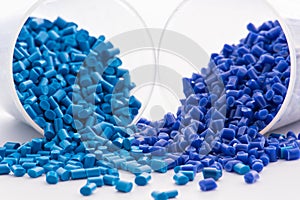 2 blue dyed polymer resins