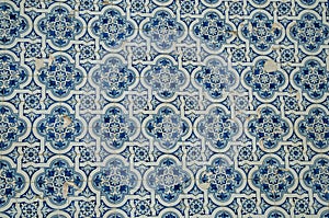 Blue floral pattern hand-painted in baroque style on ceramic tiles