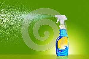 Blue Glass Cleaner Spray Spraying Dispersion Pulverizer with yellow lable