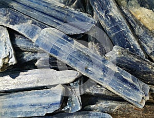 blue kyanite mineral texture