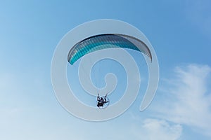 Blue para motor glider flying