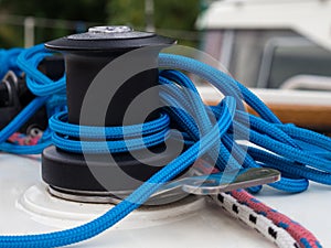 Blue rope tangle and black winche