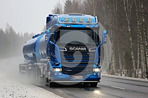 Blue Scania R580 Tank Truck in Fog