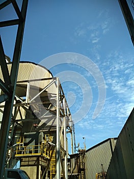 Blue skies protecting air polluters