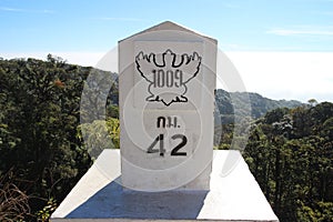 Blue sky, fog sea, foggy, mountain, milestone