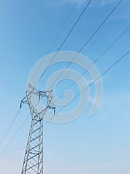 Blue sky and pole, phone wall paper