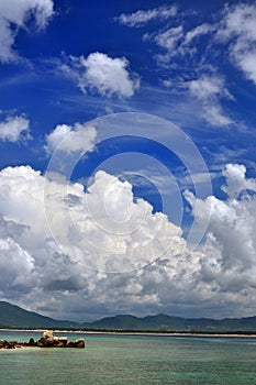 Blue sky and white cloud