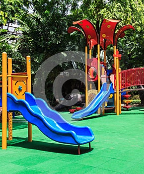 Blue Slides with Green Elastic Rubber Floor for Children, Playground