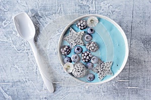 Blue Spirulina Berry Dragonfruit Yogurt Smoothie Bowl