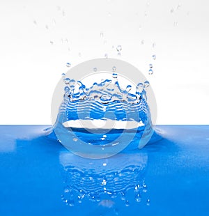 Blue water splash crown