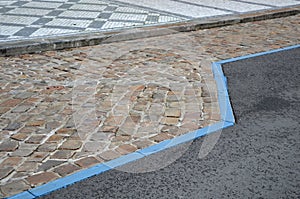 Blue zones are used for exclusive parking in the city. the resident stops the car for free, the others pay at the vending machine.