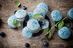 Blueberry macaroons