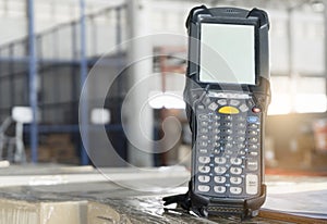 Bluetooth barcode scanner on shipment boxes, Manufacturing cargo warehouse export.