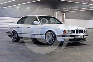 BMW 5 (E34)