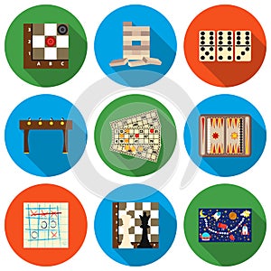 Piatto giochi impostato icone un appartamento stile. il grande piatto giochi vettore magazzino illustrazioni 