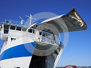 Boarding on a ferry boat via an open stern