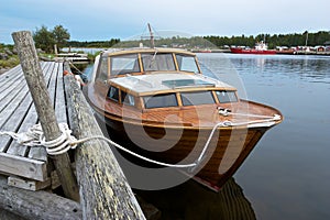 Boat at anchor in Replot pier