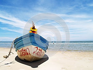 Boat on beach 01