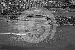 Boat crossing the bay of Vitoria at high speed. At the top of \