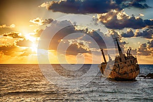 Boat EDRO III shipwrecked photo
