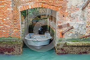 Boat garage