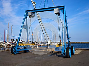 Boat lifter crane