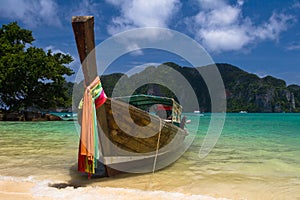 Boat & Paradise Beach in Thailand