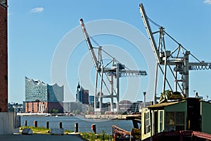 Boat trip on the Elbe from the port of Hamburg to Blankenese