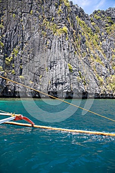 Boat trip to cliffs in El Nido, Palawan