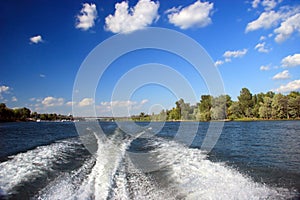 Boat wake