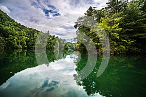 Boating and camping on lake jocassee in upstate south carolina