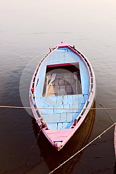 Boats are hangared at the bank of Ganga River