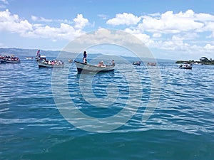 Boats at sea,botes en el mar