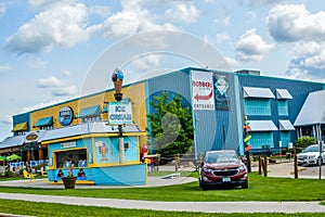 Bobbers Island Grill with Ice Cream Stand - Wisconsin Dells