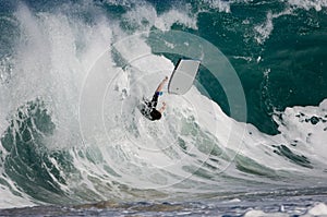 Bodyboarder wipes out