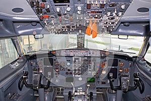 Boeing 737 Classic Cockpit