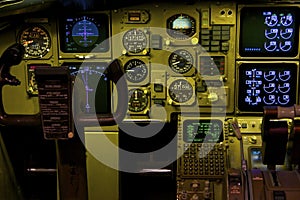 Boeing 757 Cockpit
