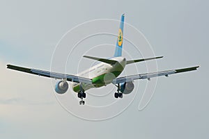 The Boeing 757 (UK-75701) Uzbekistan Airways plane coming in the land. Rear view