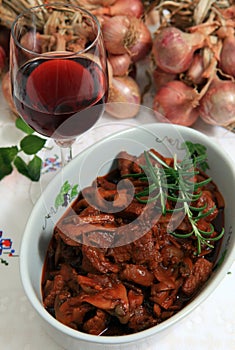 Boeuf bourguignonne bowl vertical