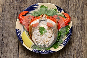 Boiled spanner crab ( red frog crab ). Crab meat is loosened and stuffed into the crab shell.