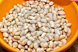 Boiled white beans.