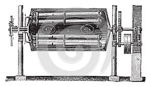 Boiler body - Heating pipes, arrival tubes of steam and laundry, steam distribution pipes, vintage engraving